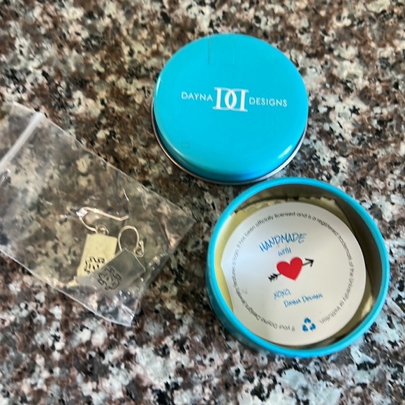 Notre Dame Fighting Irish sterling silver earrings - Picture 3 of 3